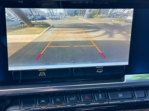 Used 2025 Chevrolet Silverado 1500 LT image 19