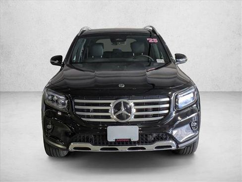 Used 2025 Mercedes-Benz GLB 250 image 5
