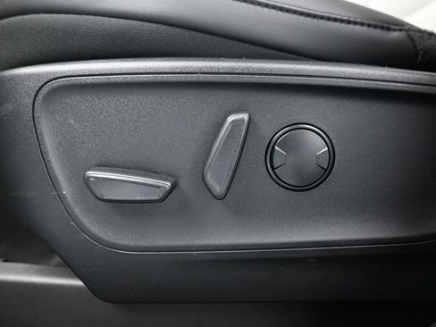 New 2025 Ford Escape SE image 11