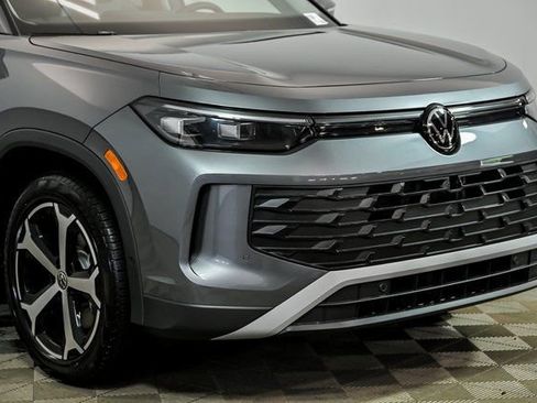 New 2026 Volkswagen Tiguan SE AWD/4WD image 2
