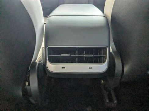 Used 2021 Tesla Model 3 Standard Range Plus image 19
