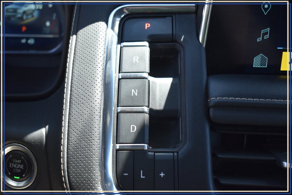 Certified 2024 Chevrolet Suburban Premier AWD/4WD image 34
