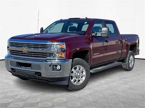 Used 2015 Chevrolet Silverado 2500 LT w/ LT Convenience Package image 3