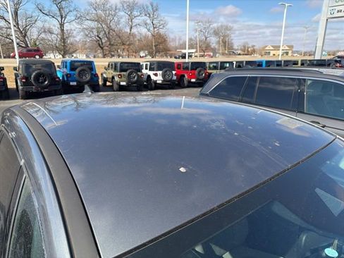 Used 2022 Ford Escape SE w/ Convenience Package image 4