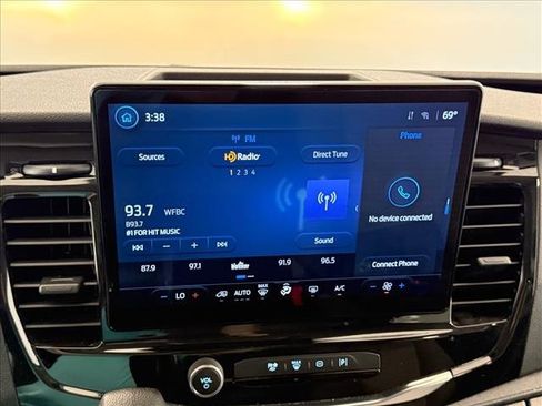 Used 2023 Ford Transit 350 XLT image 16