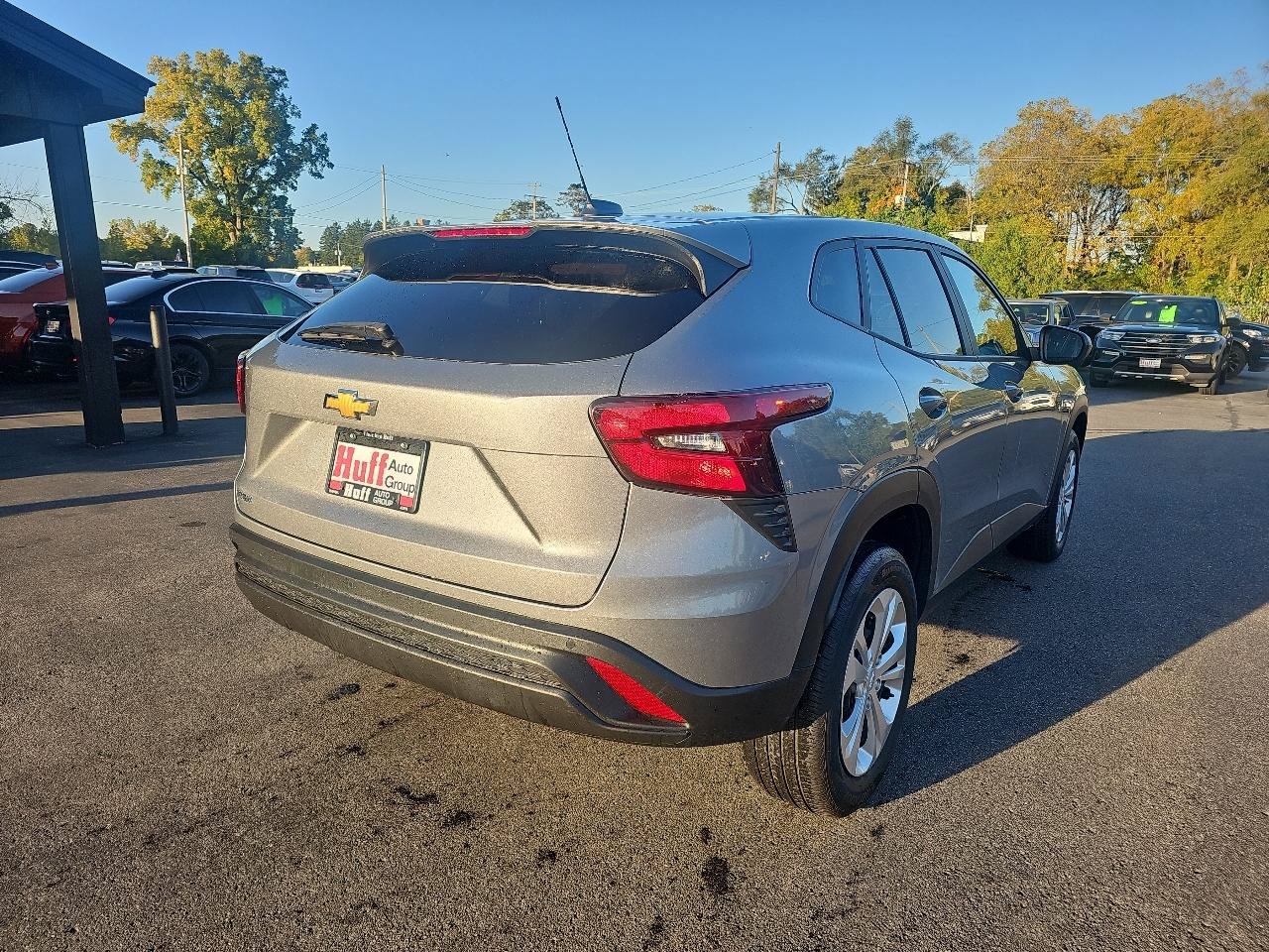 Used 2025 Chevrolet Trax LS w/ Driver Confidence Package FWD image 2