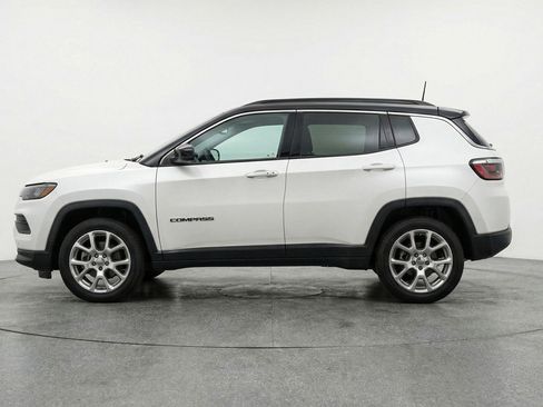 Used 2025 Jeep Compass Limited AWD/4WD image 5