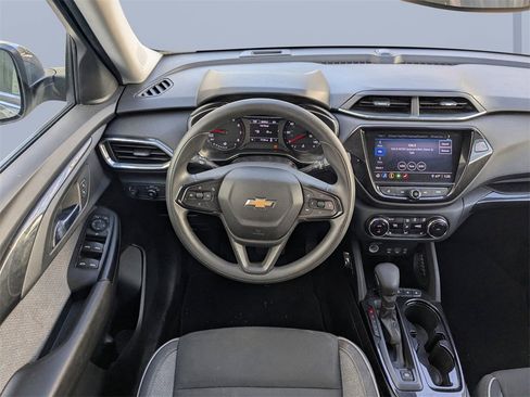 Used 2021 Chevrolet TrailBlazer LT w/ Convenience Package image 17