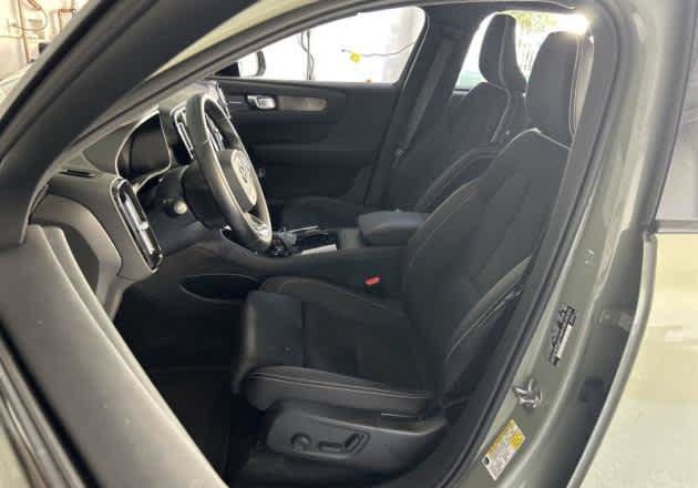 Used 2024 Volvo XC40 Recharge Ultimate w/ Protection Package Premier AWD/4WD image 4