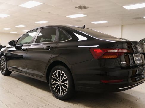 Used 2019 Volkswagen Jetta SE w/ Cold Weather Package FWD image 8