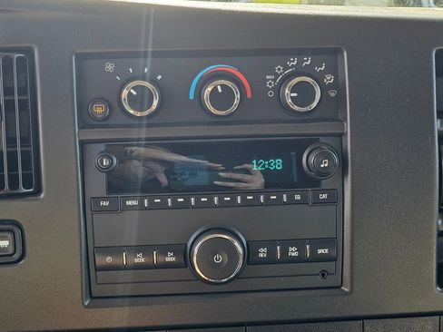 Used 2019 Chevrolet Express 3500 LT w/ LT Preferred Equipment Group image 22