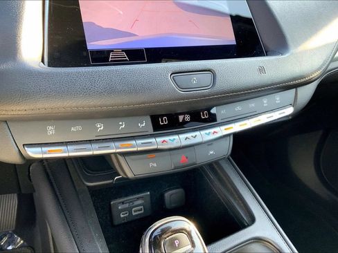 Used 2020 Cadillac XT4 Premium Luxury w/ Driver Awareness Package AWD/4WD image 30