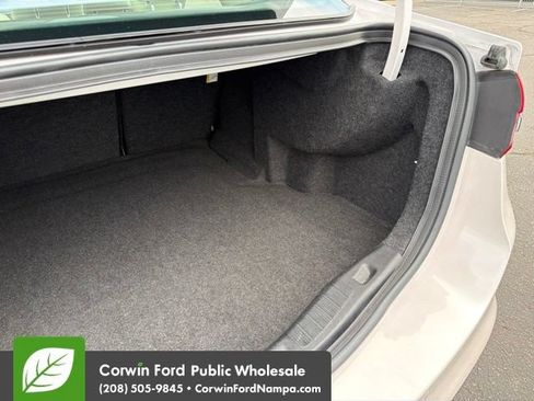 Used 2017 Ford Fusion Titanium FWD image 31