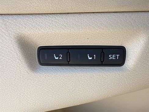 Used 2016 Nissan Murano SL w/ SL Technology Package FWD image 29