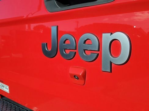 Used 2020 Jeep Gladiator Overland image 10