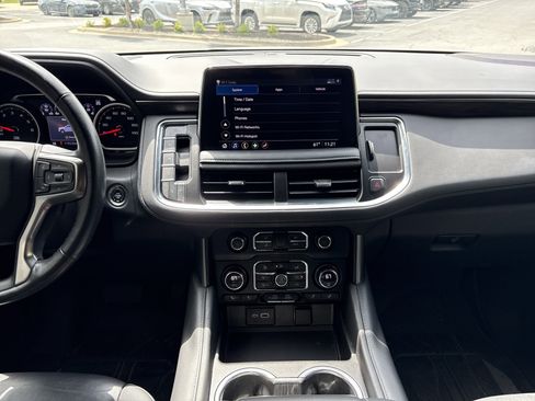 Used 2021 Chevrolet Tahoe Z71 w/ Z71 Off-Road Package AWD/4WD image 30