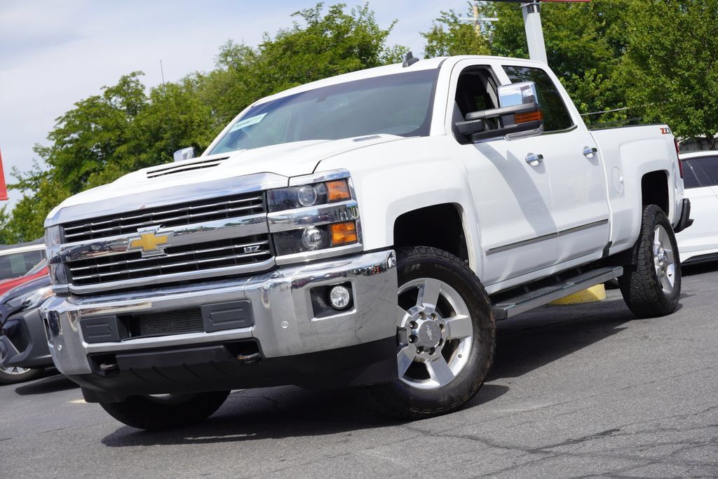 Used 2019 Chevrolet Silverado 2500 LTZ w/ Duramax Plus Package AWD/4WD image 10