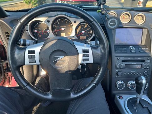 Used 2006 Nissan 350Z Grand Touring RWD image 8