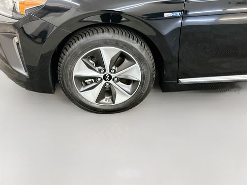 Used 2019 Hyundai Ioniq Limited FWD image 11