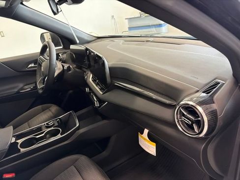 New 2026 Chevrolet Equinox LT AWD/4WD image 23