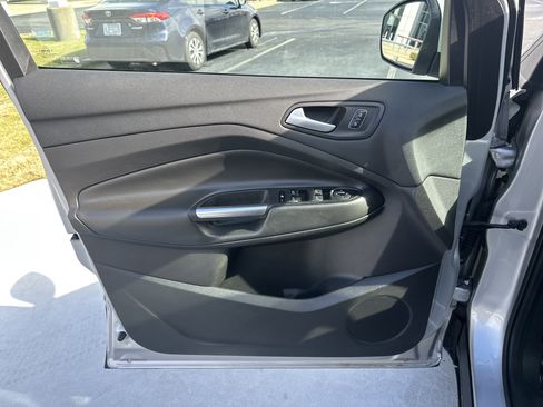 Used 2017 Ford Escape SE w/ SE Leather Comfort Package image 14