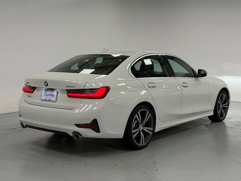 Used 2022 BMW 330i xDrive Sedan w/ Premium Package 2 image 4