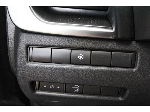 Used 2023 Nissan Rogue SV FWD image 19