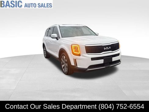 Used 2022 Kia Telluride EX w/ EX Premium Package image 3