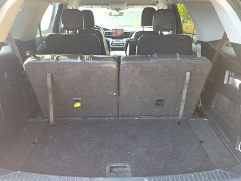 Used 2023 Ford Explorer XLT w/ Equipment Group 202A AWD/4WD image 16