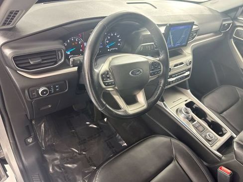Used 2021 Ford Explorer XLT w/ Equipment Group 202A AWD/4WD image 24