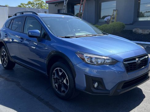 Used 2020 Subaru Crosstrek 2.0i Premium w/ Moonroof Package 2 image 2