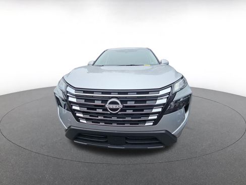 Used 2025 Nissan Rogue SV image 2