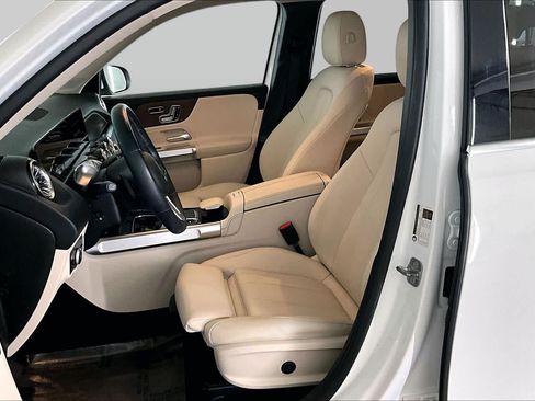 Used 2023 Mercedes-Benz GLB 250 4MATIC image 9