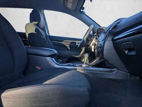 Used 2014 Kia Sorento LX image 19