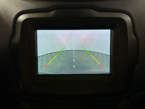 Used 2021 Jeep Renegade Latitude image 23