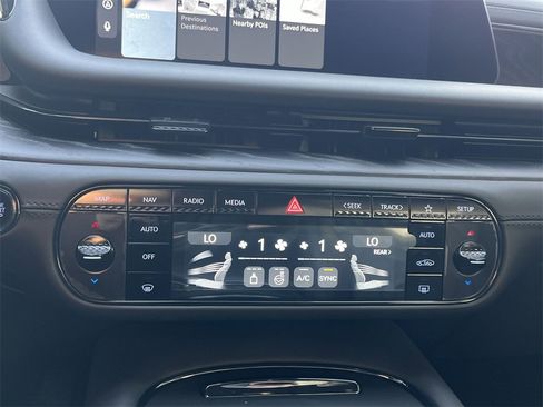 New 2026 Genesis G90 3.5T Prestige image 17