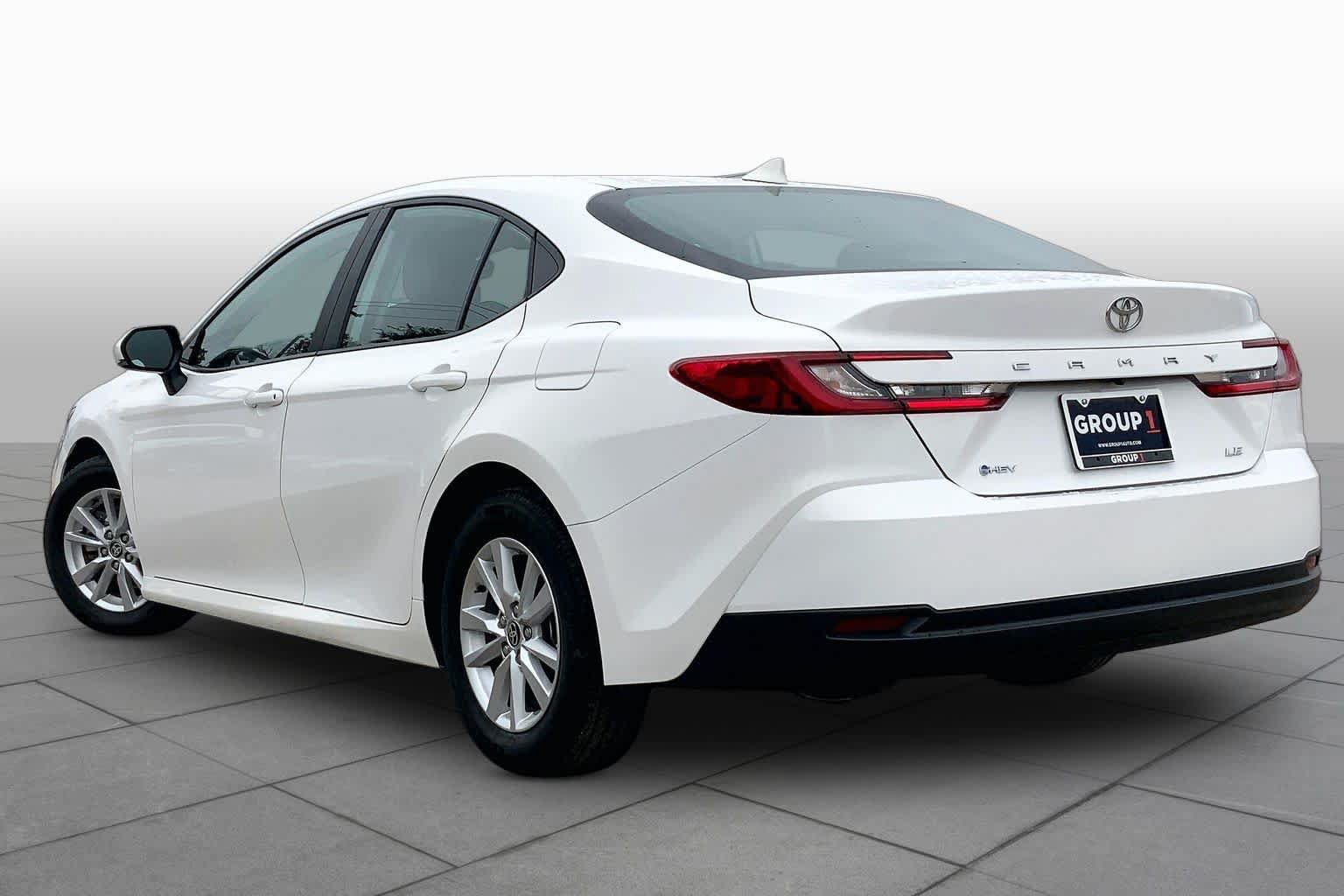 Used 2025 Toyota Camry LE w/ Convenience Package FWD image 12
