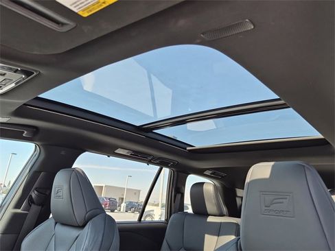 Used 2025 Lexus TX 350 AWD image 17