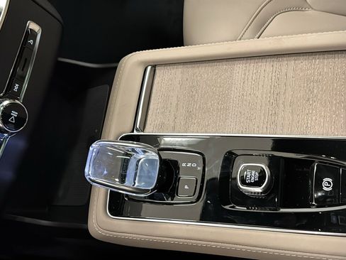 New 2026 Volvo XC90 T8 Plus w/ Protection Package Premier image 19