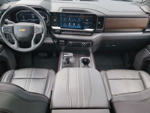 Used 2023 Chevrolet Silverado 1500 High Country w/ High Country Premium Package AWD/4WD image 29