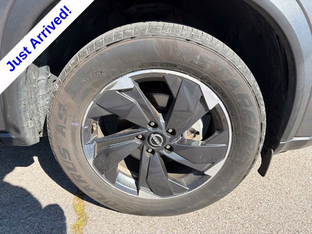 Used 2025 Nissan Rogue SV AWD/4WD image 17