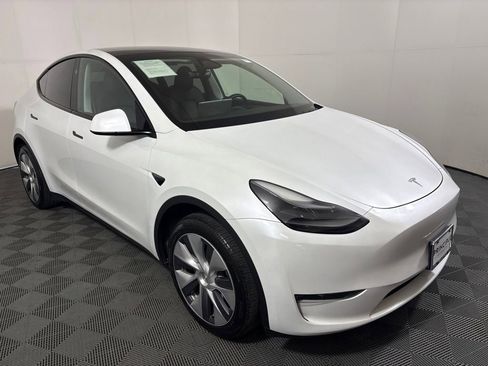 Used 2023 Tesla Model Y Long Range AWD/4WD image 4