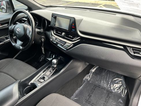 Used 2018 Toyota C-HR XLE image 25