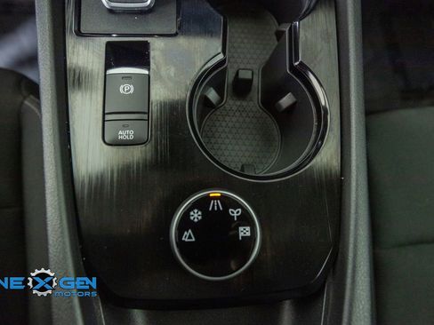 Used 2023 Nissan Rogue S AWD/4WD image 23