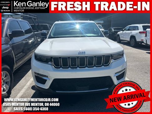 Used 2023 Jeep Grand Cherokee Limited AWD/4WD image 2