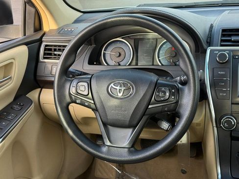 Used 2017 Toyota Camry LE image 11