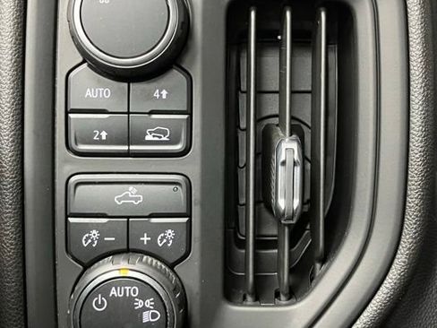 Used 2022 Chevrolet Silverado 1500 Custom AWD/4WD image 31