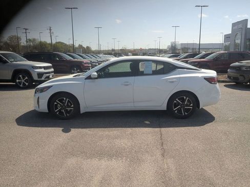 Used 2024 Nissan Sentra SV image 2