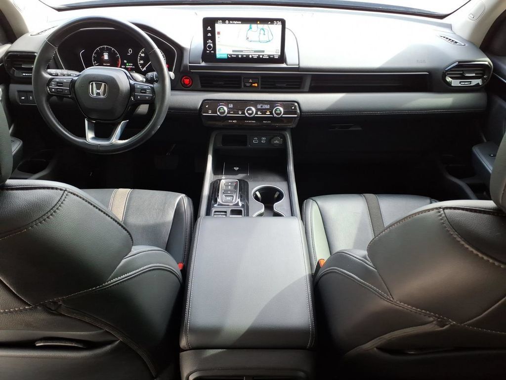 Used 2024 Honda Pilot Touring image 24