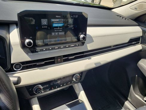 Used 2024 Mitsubishi Outlander SEL AWD/4WD image 14